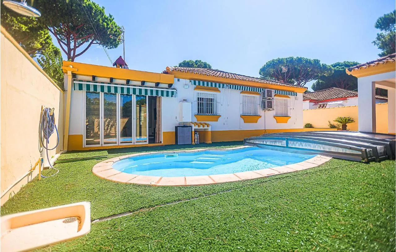 Gorgeous Home In Chiclana De La Fronter Cadiz